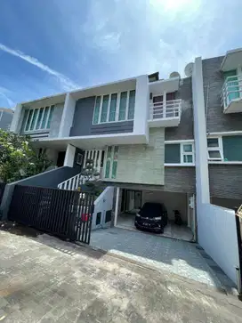 Jual Rumah 2lt Semi Furnished area Perumahan One Gate di Denpasar