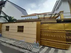 Dijual Rumah SHM Siap Huni Luas 263 m² di Ceger Cipayung Jakarta Timur