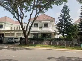 DILELANG Rumah 2 lantai bagus SHM Jl Guru Gantangan, KBP
