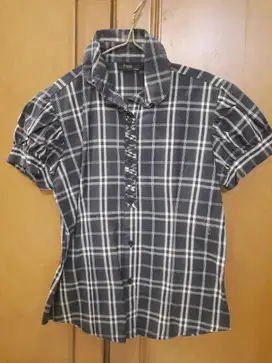 Preloved kemeja wanita  kotak kotak