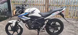cb 150 r th 2013 mulus bagus terawat mesin sehat