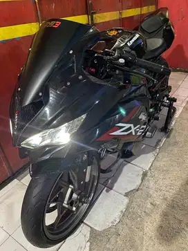 Kawasaki ZX25r 2021 ABS RED CASIS