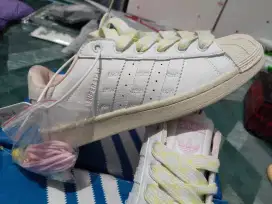 Adidas Superstar original SIZE 40