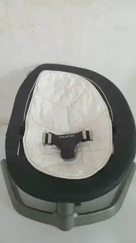 Bouncer nuna leaf