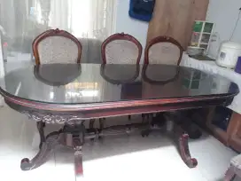 Meja makan jati