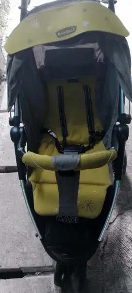 Dijual stroller besar kondisi 90% g pernah dipake