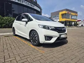 HONDA JAZZ RS 1.5 AT 2016 PUTIH, KM 81RB