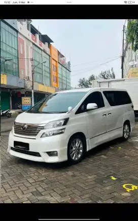 Toyota Vellfire 2010 at bensin