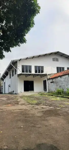 DIJUAL GUDANG BESERTA RUANG KANTOR 2 LANTAI DI KAWASAN MANGGARAI
