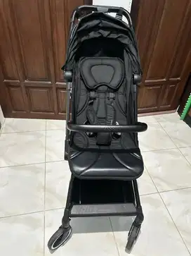 Stroller skiddou black