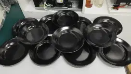 Piring Plastik Hitam  12.000/pcs
