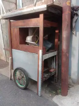 Gerobak bekas pangsit