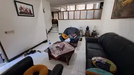 Rumah Luas Nyaman Asri di Sukahaji Setrasari Bandung