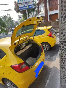 Brio Kuning minus pemakaian