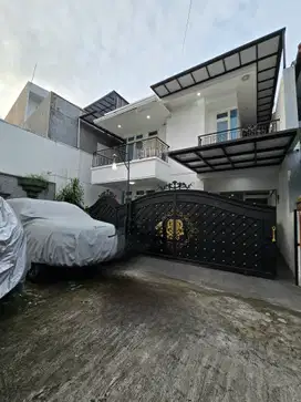 Rumah semi furnished dalam cluster di Duren Sawit Jaktim