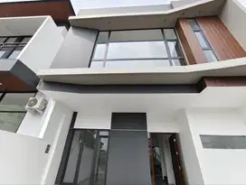 Ruamah Baru 2 Lantai siap Huni Gaya Kekinian di Setra Duta Grande