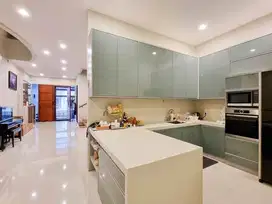 Rumah Taman Aries Kembangan Furnished rapi bagus masih baru
