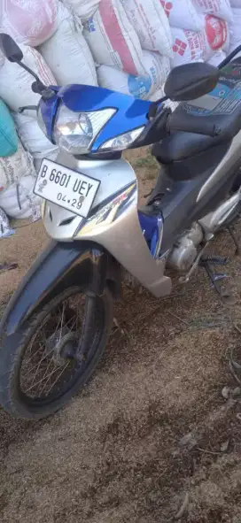 Sepeda motor supra fit new