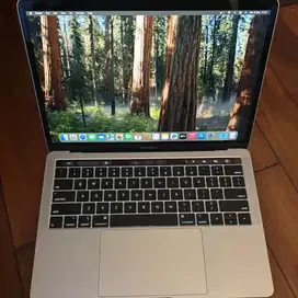 MacBook Pro w/ Touchbar 13.3 2.3GHz Core i5 - Mid 2018