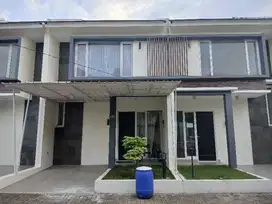 dijual rumah 2 lantai siap huni perbatasan cibubur Griya Neo Alecandra