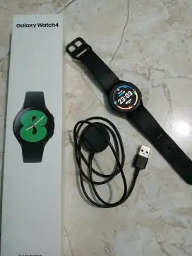 Like New samsung watch 4