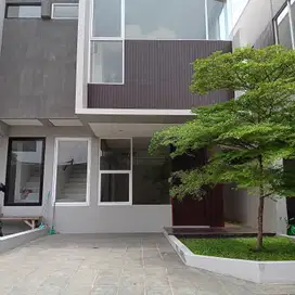 Dijual Rumah Siap huni selangkah ke LRT gate way Jatibening