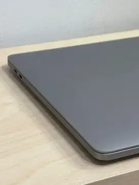 Macbook pro m1 8/256gb