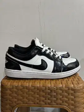 SEPATU SNEAKERS CASUAL NIKE AIR JORDAN 1 AJ1 GLOSSY