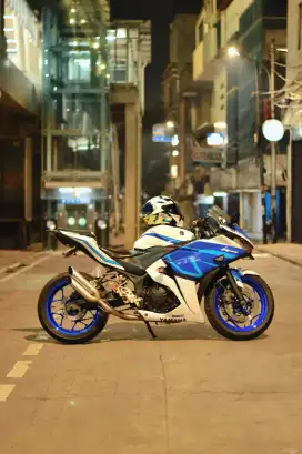 Yamaha R25 v1 2015