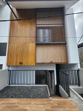 Dijual rumah town house modern strategis Sayap Terusan Buah Batu