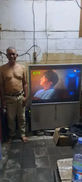 TV PROYEKTOR SONY WEGA KP-FX432M91