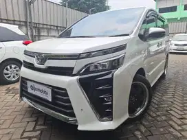 DP RENDAH - Toyota Voxy 2.0 Bensin-AT 2017