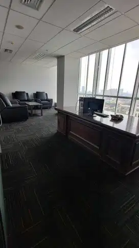 SEWA RUANG KANTOR KIRANA THREE OFFICE TOWER FURNISHED LUAS 196 SQM