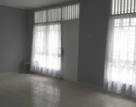 Disewakan rumah bisa utk kantor di Kuricang Bintaro Jaya TangSel