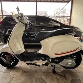 VESPA SPRINT IGET 150ABS AT 2023 (Like New 1000% Super Istimewa!)