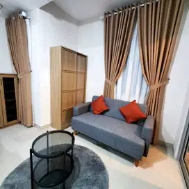 Jual Apartment Keren Full Furnish 2BR jadi 1BR di Sudirman Suites
