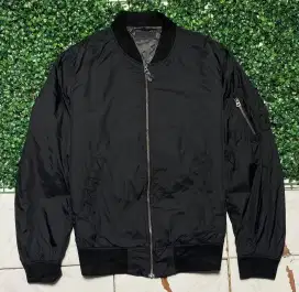 Jaket bomber uniqlo size m