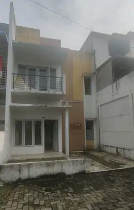 Rumah murah 2 lantai di kota medan jalan gatot subroto hanya 500jutaan