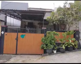 Di jual rumah bersih terawat di komplek green valley jatihandap