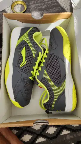 LI-Ning AYTR047-4 Ultra ukuran 40 , Sepatu Badminton/Bulutangkis