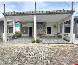 Di jual cpt rmh siap huni di Paris 2,lokasi strategis dan rame