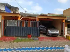 Di Jual Rumah Murah di Strategis Griya Kebraon Barat Surabaya