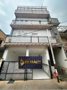 Jual rumah 4 lantai murah di Kranggan permai cibubur