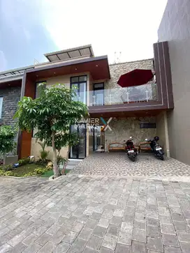Dijual Rumah Villa Full Furnish Plus Kolam Renang di Oro-oro Ombo Batu