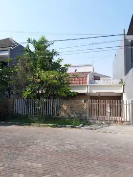 MURAH HARGA MIRING, RUMAH HITUNG TANAH MANYAR KARTIKA