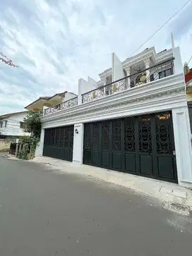 Dijual Rumah Bergaya Eropa Classic di Jati Padang,Pasar Minggu, Jaksel