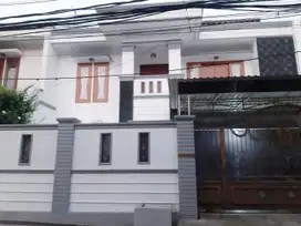 Dijual Rumab Strategis  Raden Inten Duren Sawit Dekat 3 akses Tol.