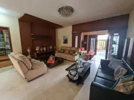 Dijual Rumah Siap Huni Lokasi Strategis di Tengah Kota Rajawali
