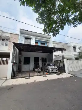 Rumah lokasi strategis di Cipinang Cempedak Jaktim