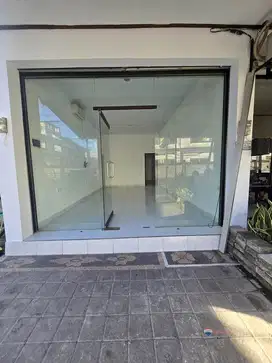 Shop For Rent in Seminyak
